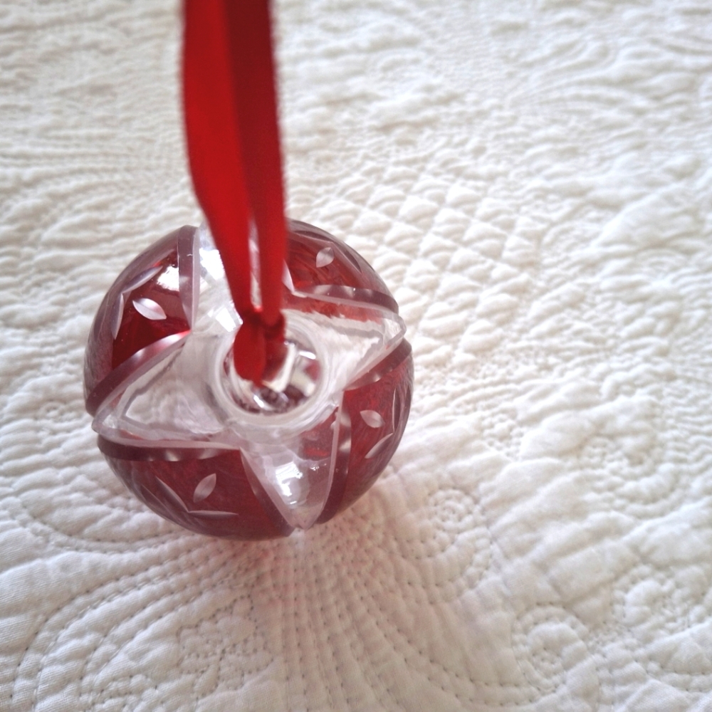 Lenox Crimson Splendor Ornament - Picture 4 of 7